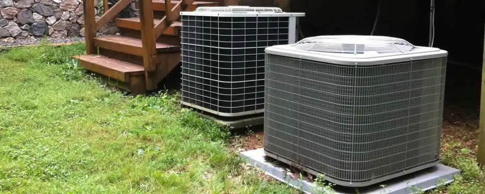 Heat pump installation and service units outside a home in Bradenton, FL